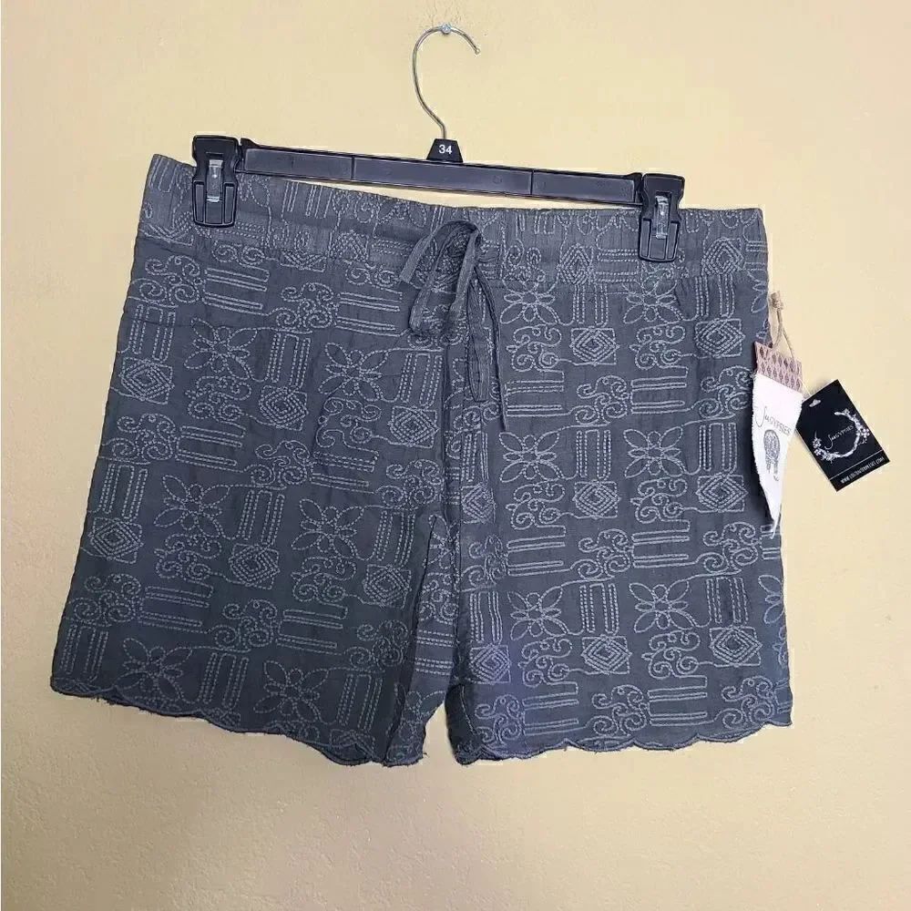 NWT Sea Gypsies Embroidered Garden Shorts